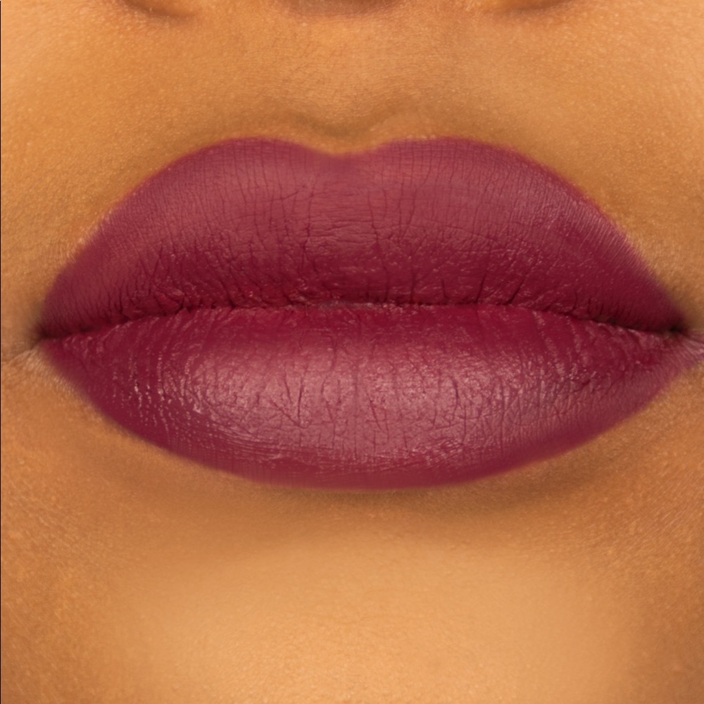 Tori Belle - Velvet Kisses (Plum)
